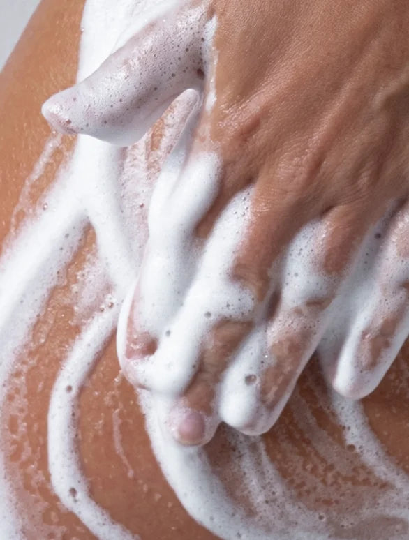 Silk Skin Body Wash - Peppermint & Dark Cedar